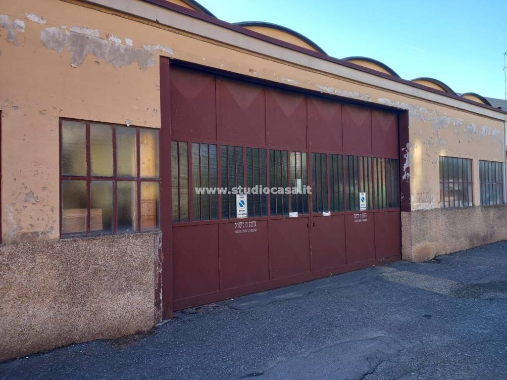locale commerciale in vendita a Zanica