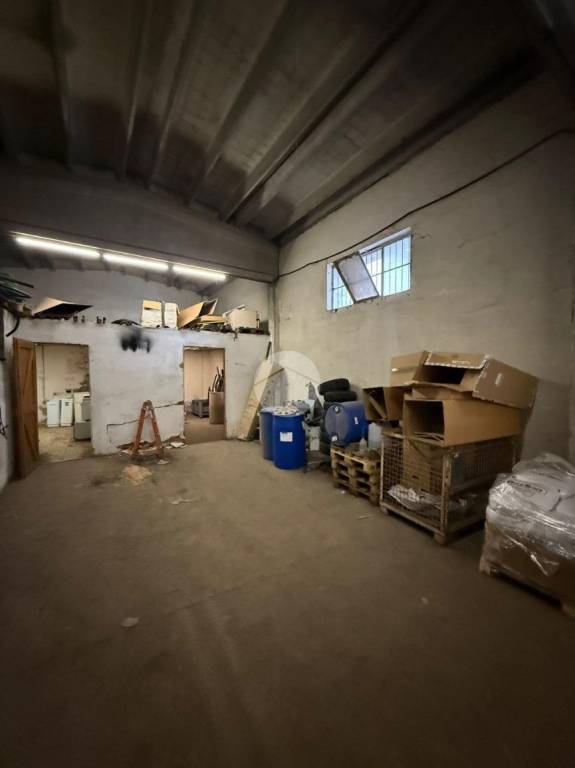 locale commerciale in vendita a Zanica in zona Padergnone