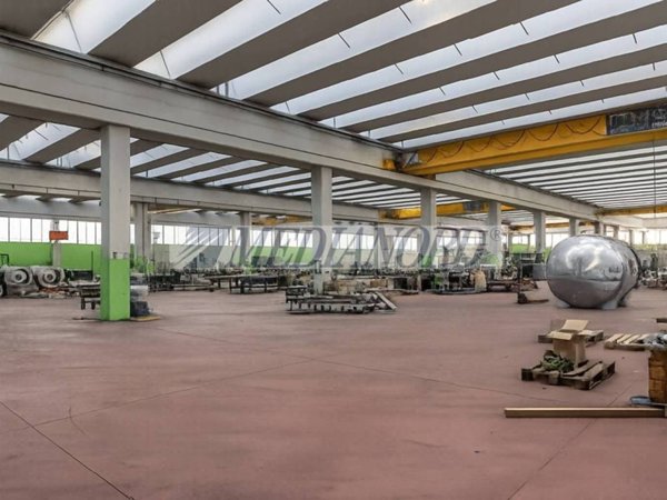 locale commerciale in vendita a Zanica