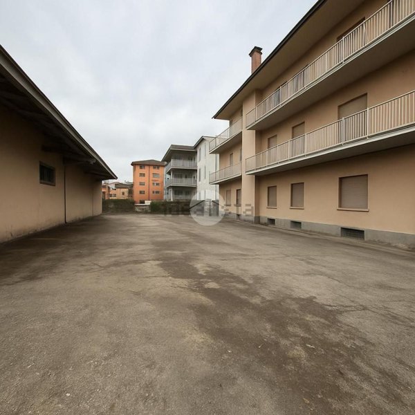 capannone in vendita a Zanica in zona Padergnone