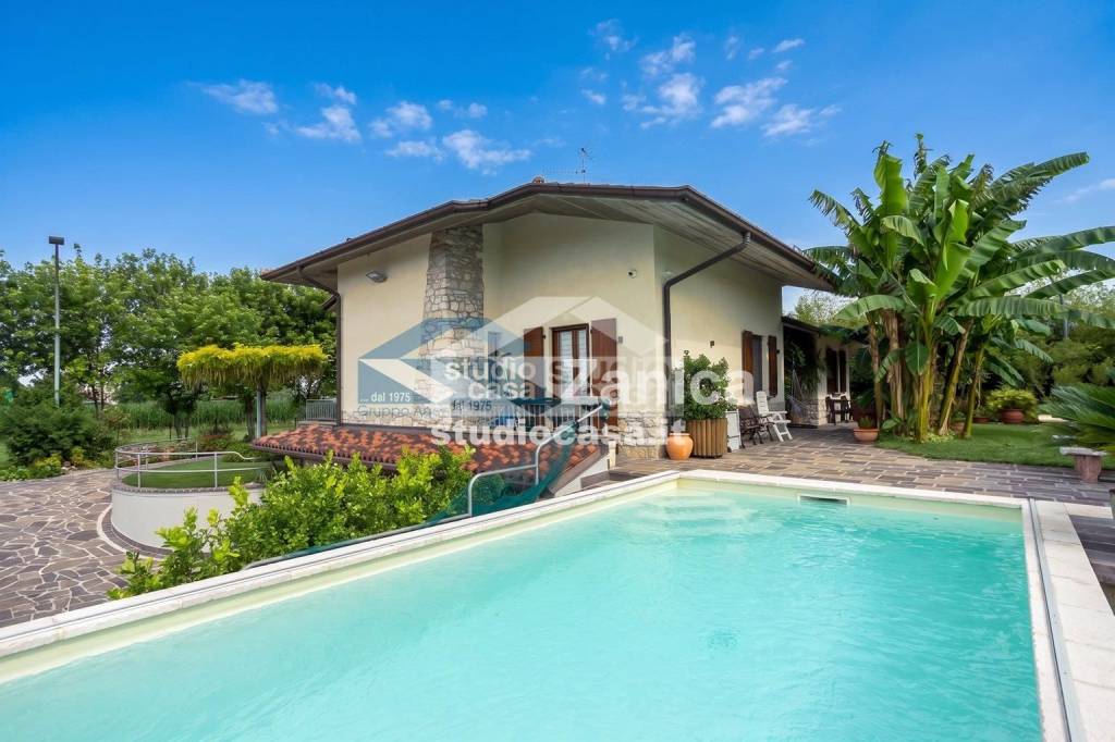 casa indipendente in vendita a Zanica