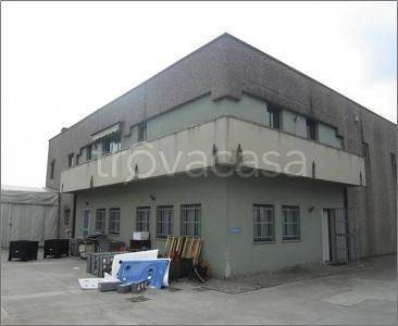 locale commerciale in vendita a Zanica in zona Padergnone