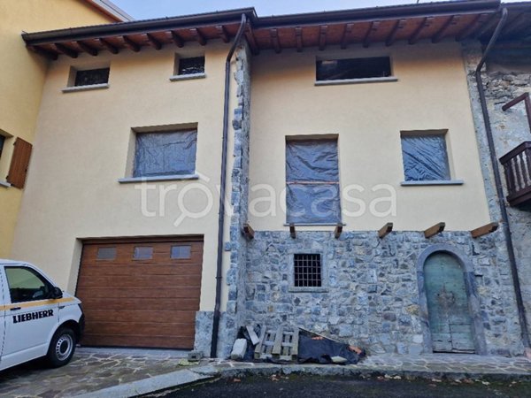 casa indipendente in vendita a Zogno in zona Stabello