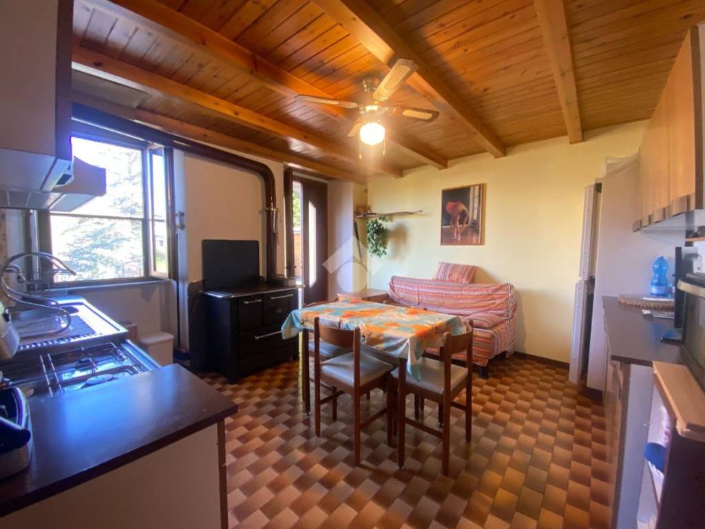 appartamento in vendita a Zogno in zona Miragolo San Salvatore