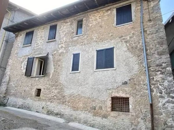appartamento in vendita a Zogno in zona Poscante