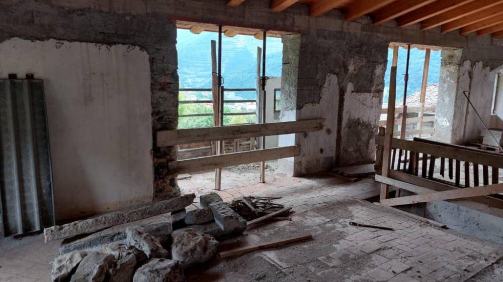 casa indipendente in vendita a Zogno in zona Stabello