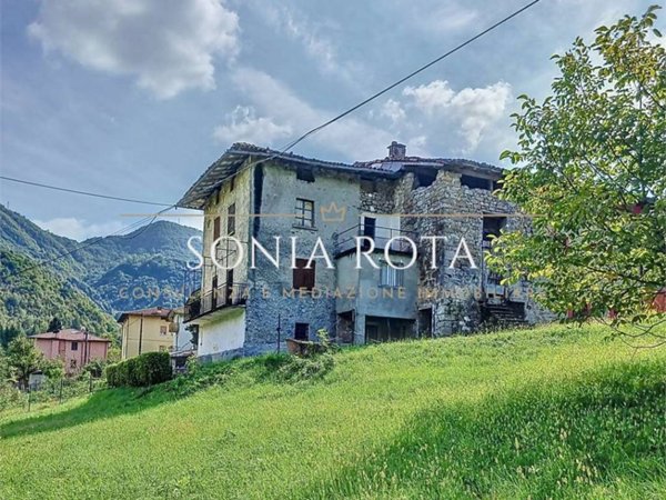 casa indipendente in vendita a Zogno in zona Poscante