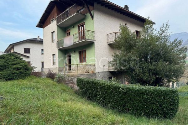 casa indipendente in vendita a Zogno in zona Poscante