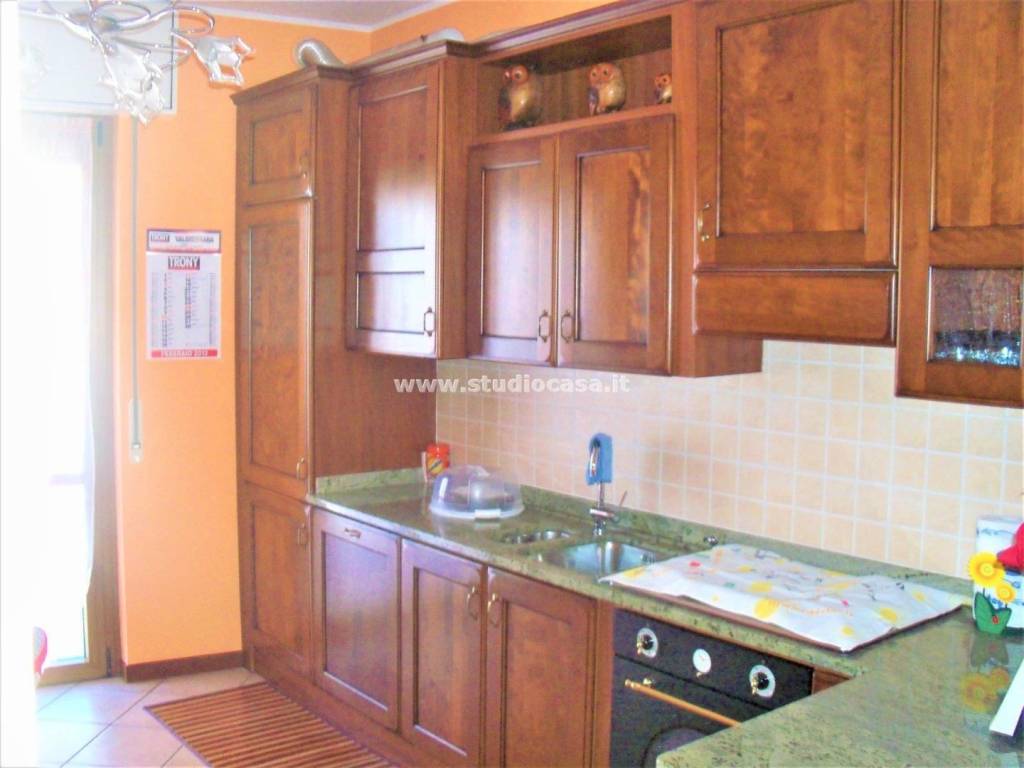 appartamento in vendita a Zogno in zona Ambria / Spino al Brembo