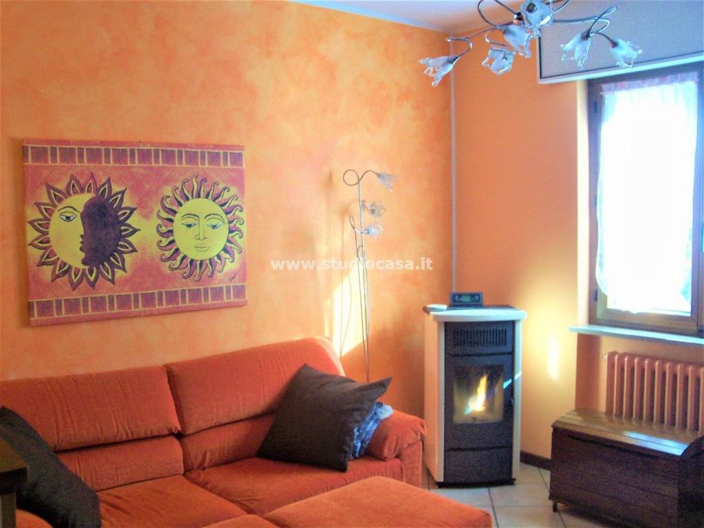 appartamento in vendita a Zogno in zona Ambria / Spino al Brembo