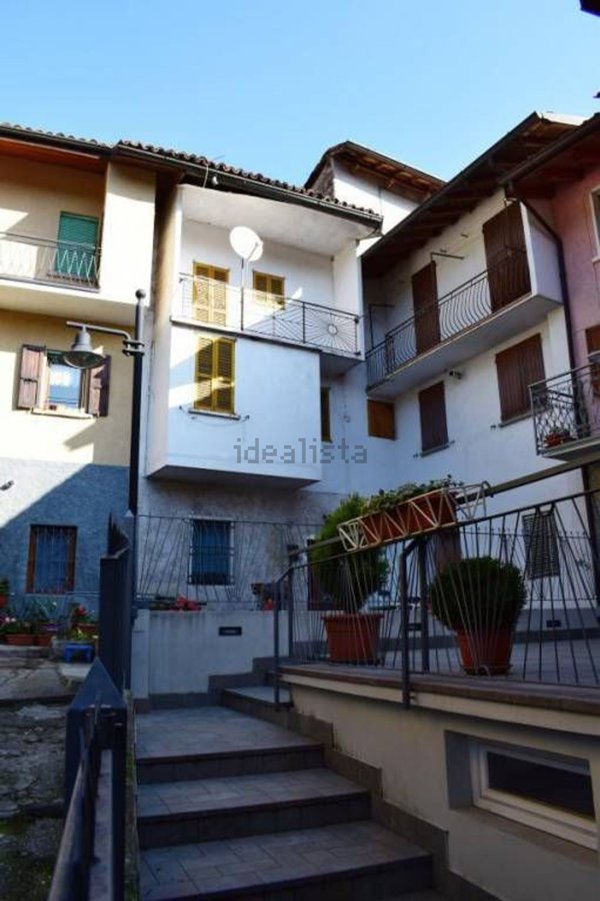 casa indipendente in vendita a Zogno