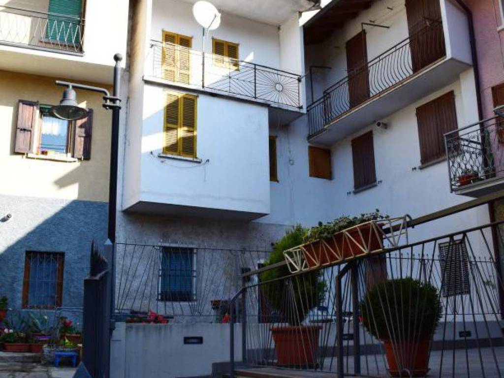 casa indipendente in vendita a Zogno