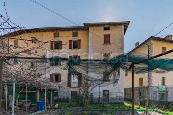 casa indipendente in vendita a Zogno in zona Ambria / Spino al Brembo