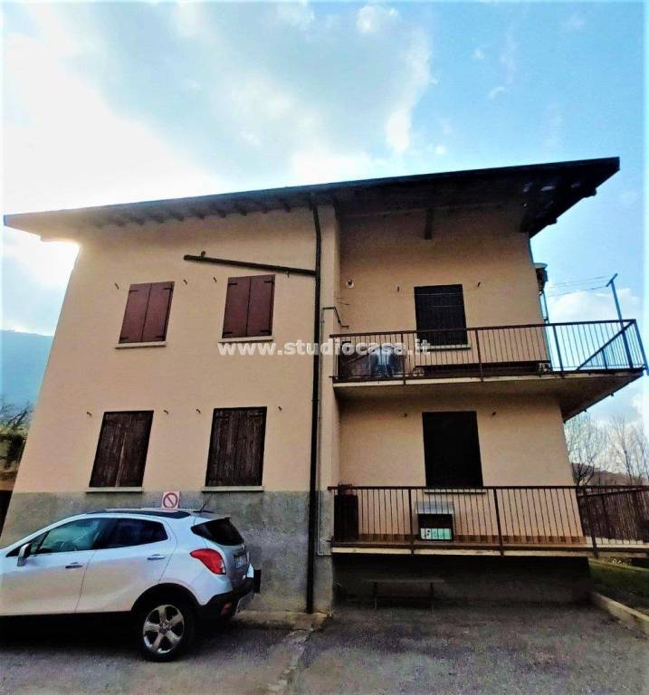 appartamento in vendita a Zogno in zona Poscante
