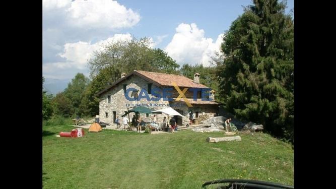 casa indipendente in vendita a Zogno