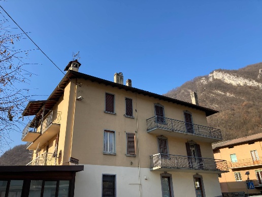 appartamento in vendita a Zogno in zona Stabello