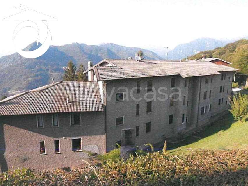 appartamento in vendita a Zogno in zona Somendenna