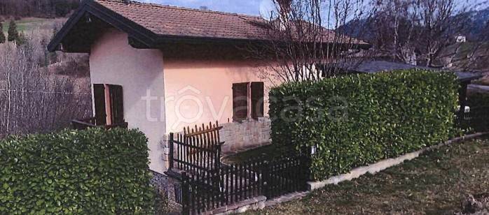 casa indipendente in vendita a Zogno