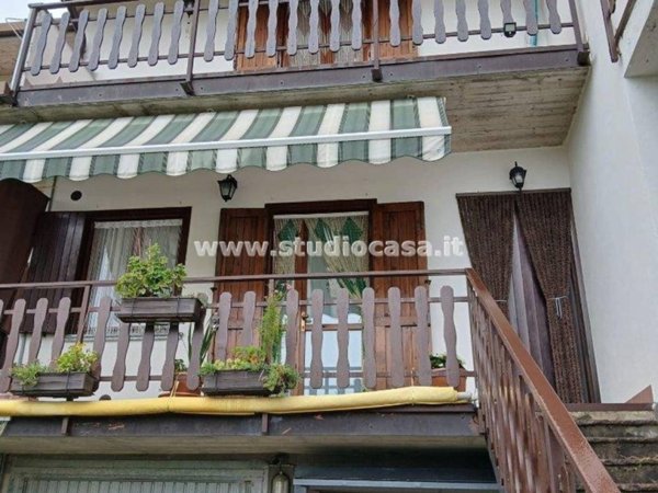 appartamento in vendita a Zogno in zona Somendenna