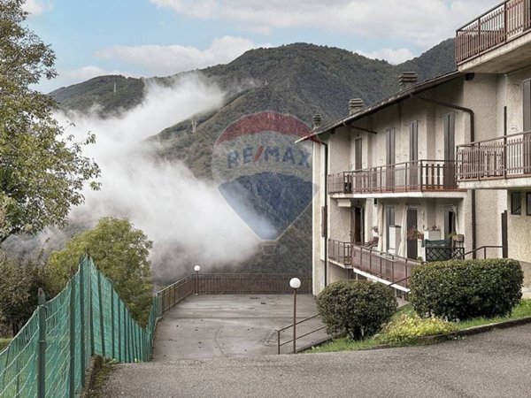 appartamento in vendita a Zogno in zona Somendenna