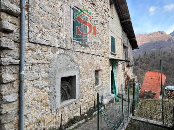 casale in vendita a Zogno in zona Poscante