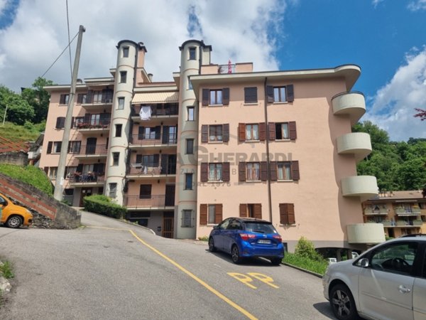appartamento in vendita a Zogno in zona Endenna