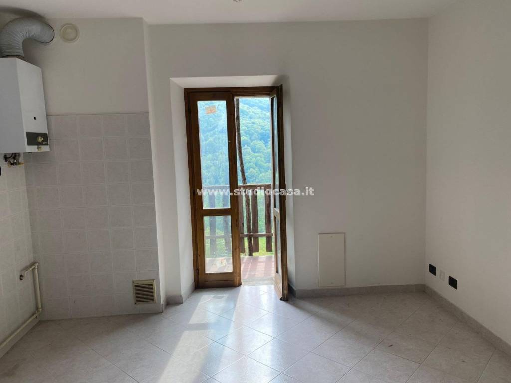 casa indipendente in vendita a Zogno in zona Ambria / Spino al Brembo