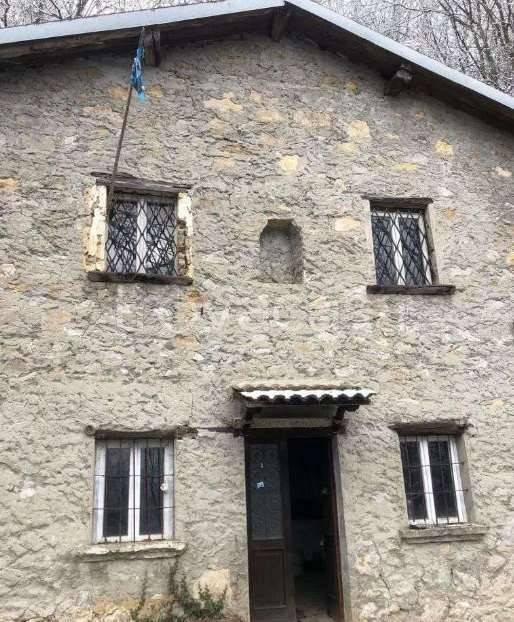 appartamento in vendita a Zogno in zona Somendenna