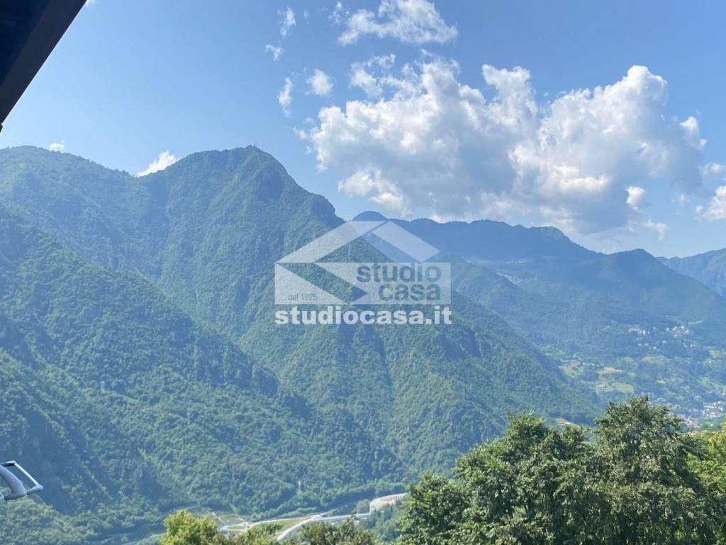 appartamento in vendita a Zogno in zona Somendenna