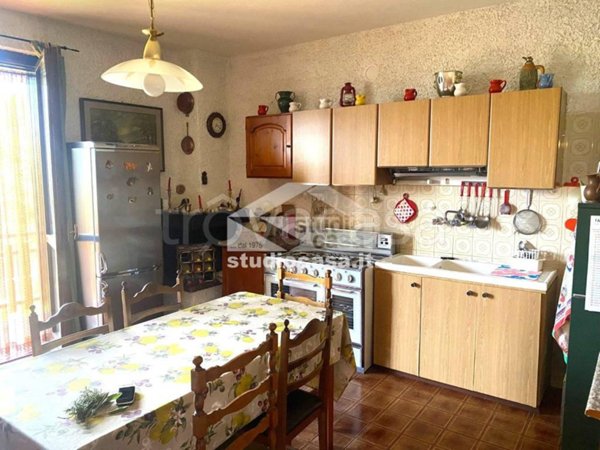 appartamento in vendita a Zogno in zona Somendenna