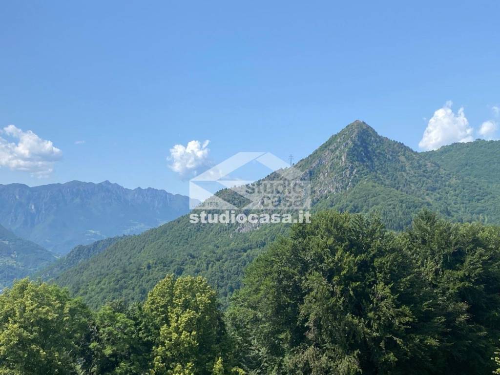 appartamento in vendita a Zogno in zona Somendenna