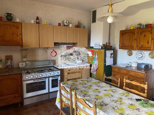 appartamento in vendita a Zogno in zona Somendenna