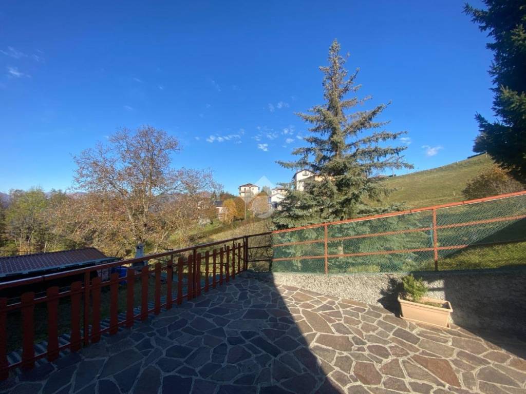 appartamento in vendita a Zogno in zona Miragolo San Salvatore