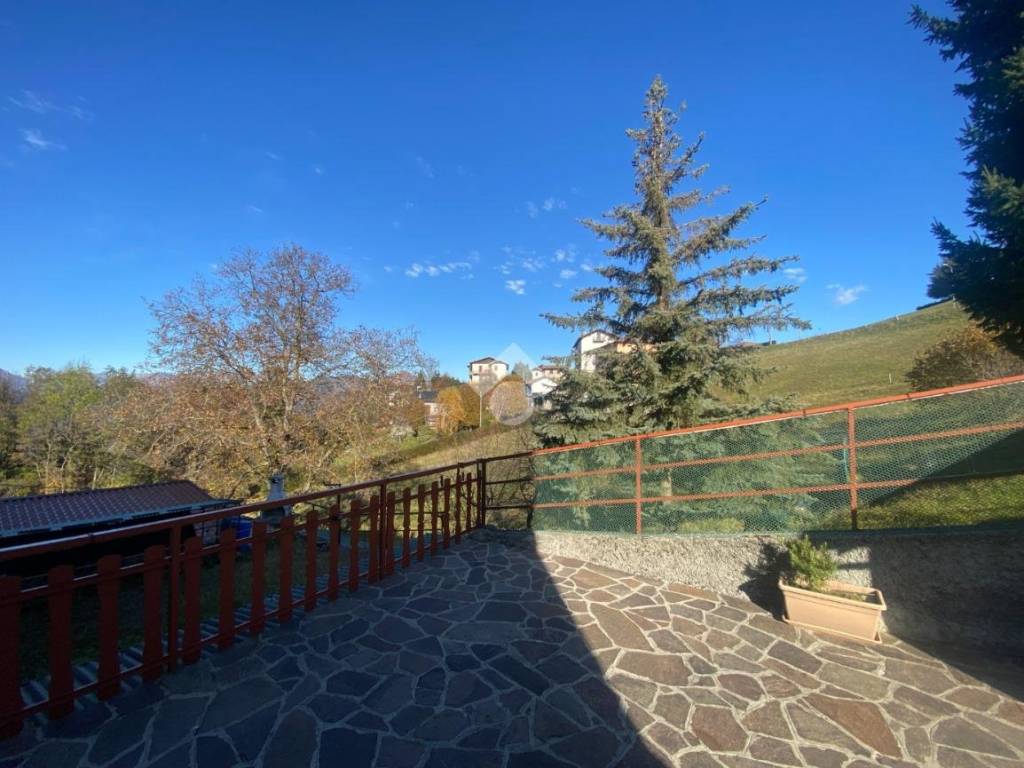 appartamento in vendita a Zogno in zona Miragolo San Salvatore