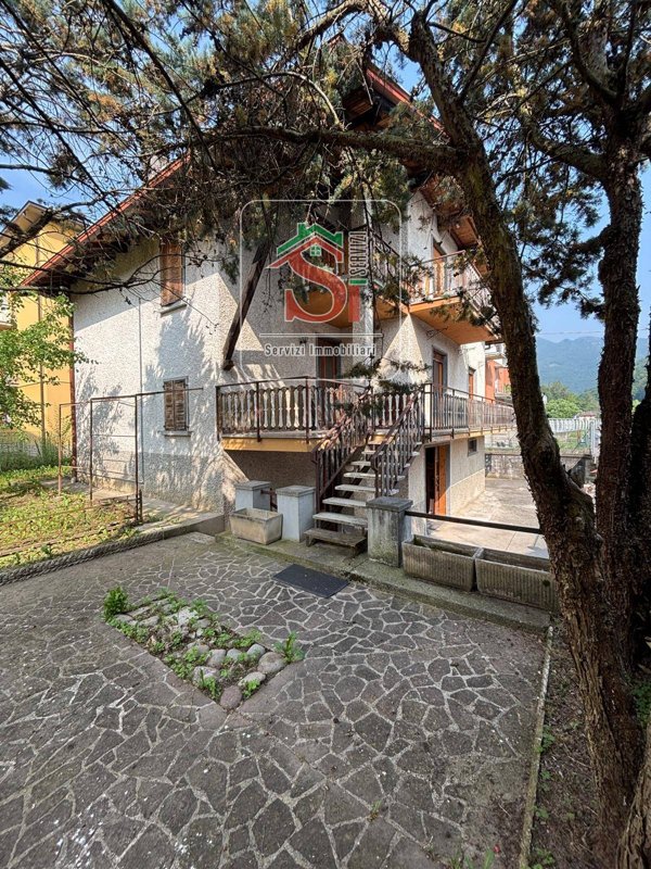 casa indipendente in vendita a Zogno