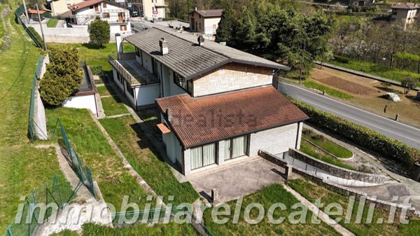 casa indipendente in vendita a Zogno in zona Ambria / Spino al Brembo