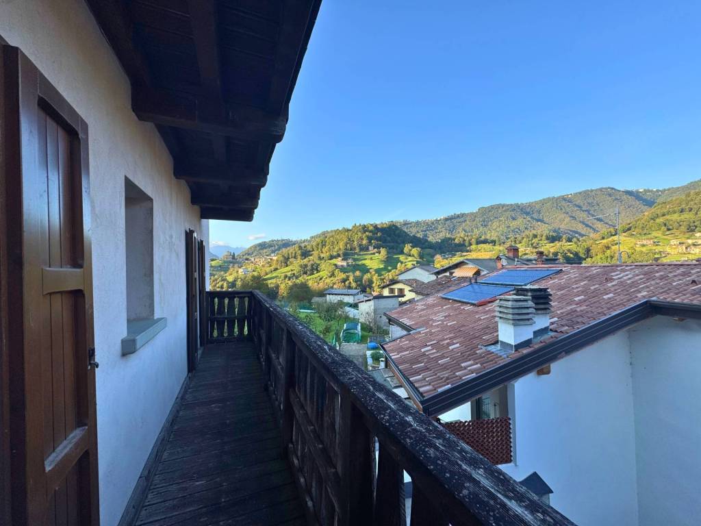 appartamento in vendita a Zogno in zona Poscante