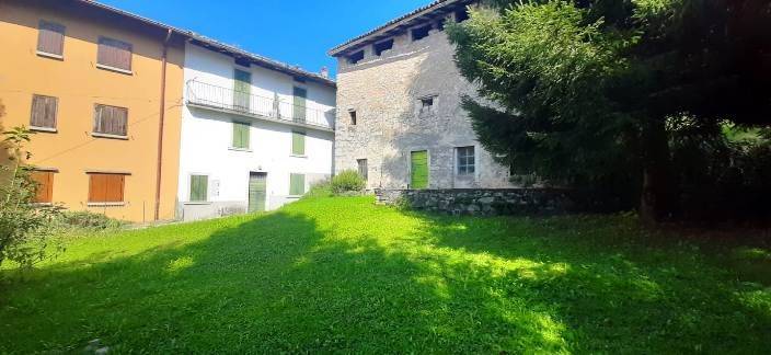 casa indipendente in vendita a Zogno in zona Miragolo San Marco