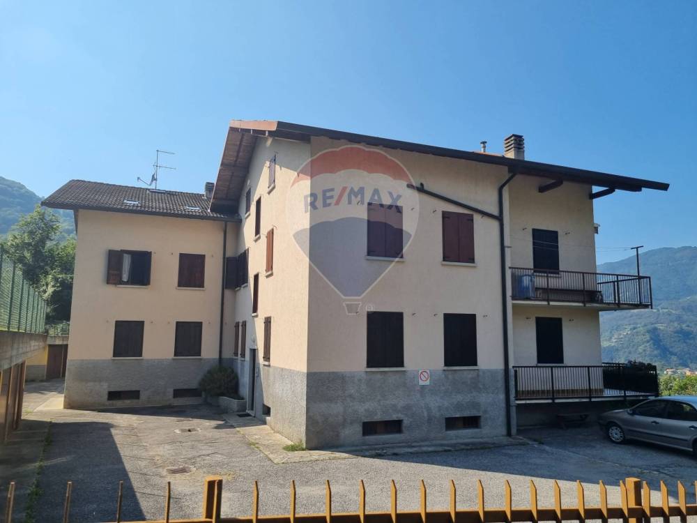 appartamento in vendita a Zogno in zona Poscante