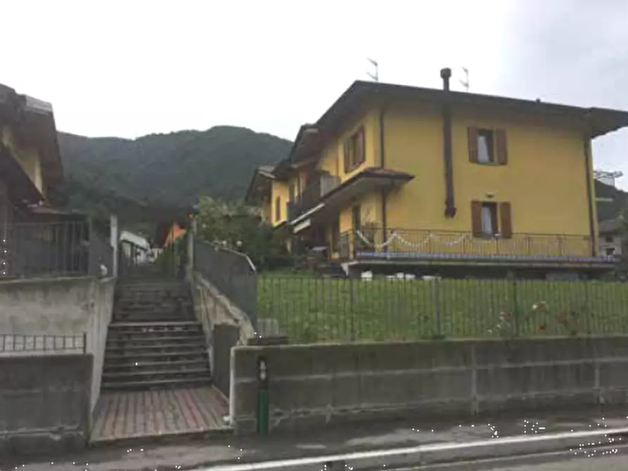 appartamento in vendita a Zogno in zona Stabello