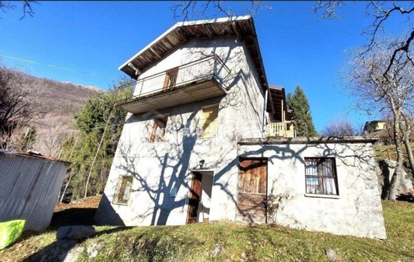 casa indipendente in vendita a Zogno in zona Ambria / Spino al Brembo