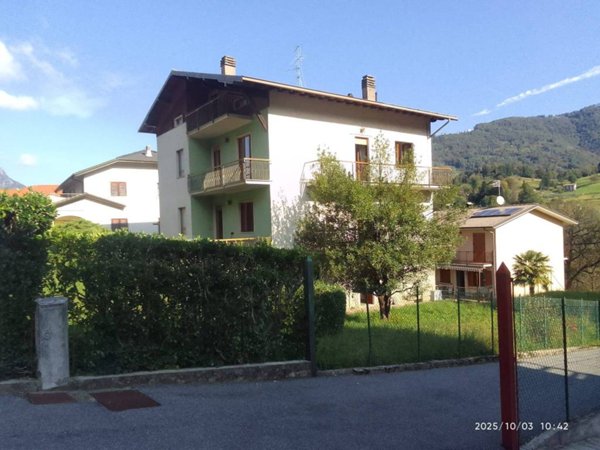 appartamento in vendita a Zogno in zona Poscante