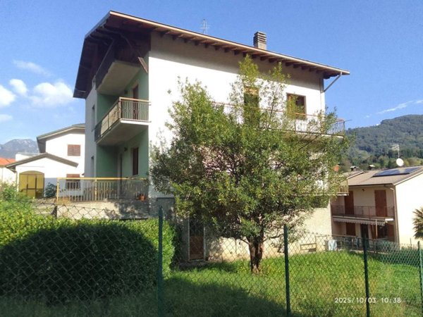 appartamento in vendita a Zogno in zona Poscante