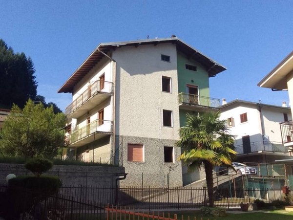 appartamento in vendita a Zogno in zona Poscante