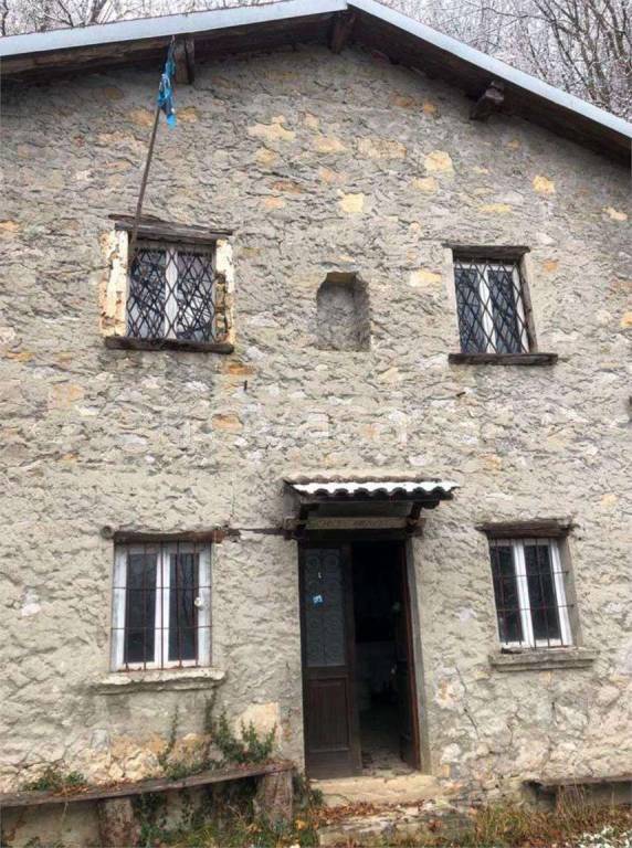 appartamento in vendita a Zogno in zona Somendenna