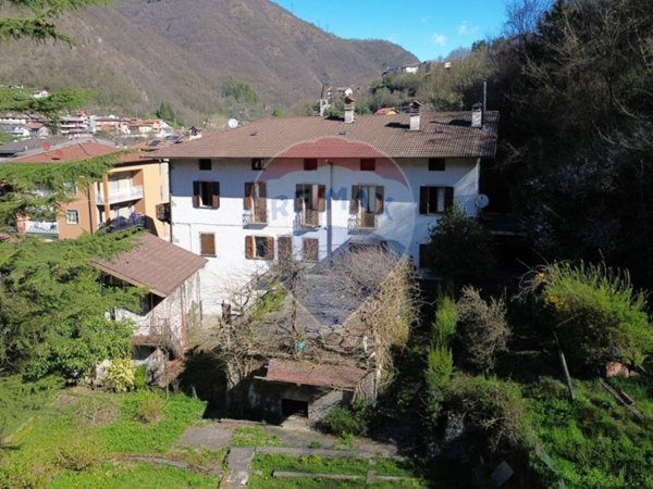 casa indipendente in vendita a Zogno