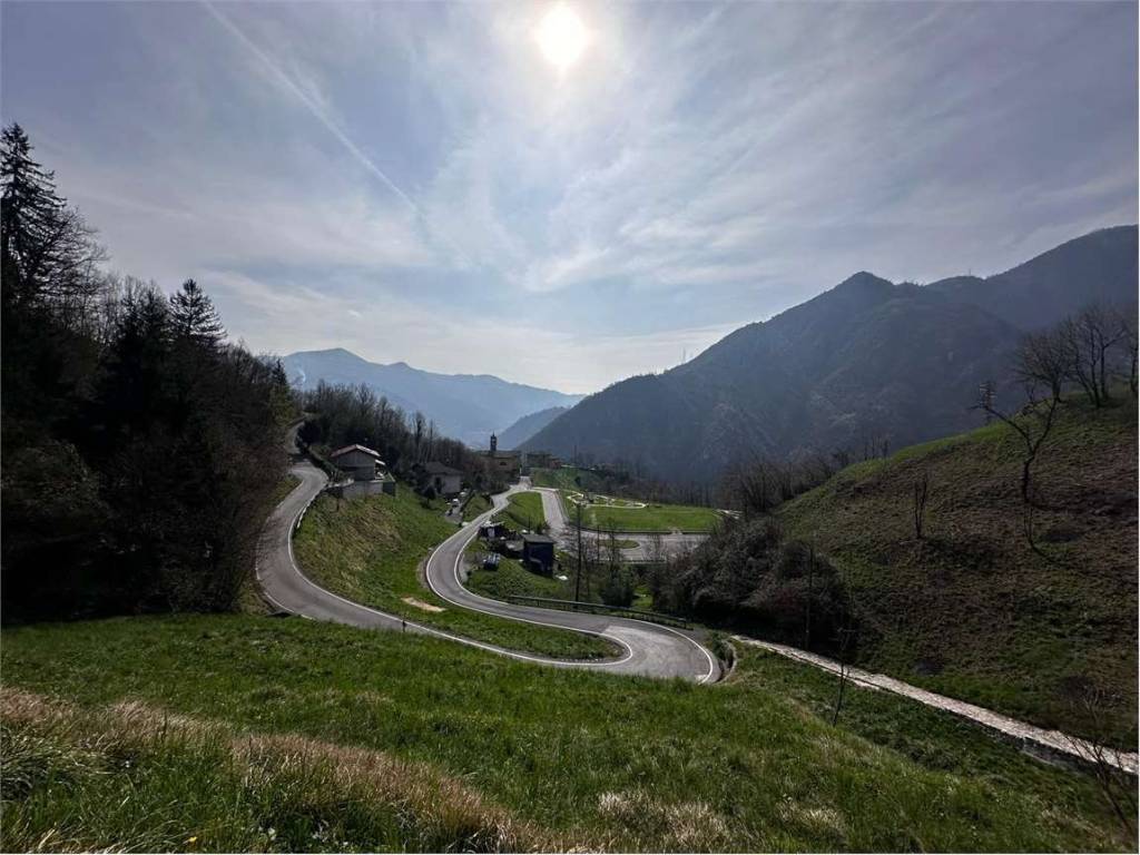 terreno edificabile in vendita a Zogno in zona Ambria / Spino al Brembo
