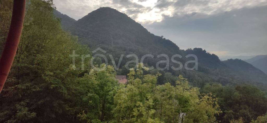 casa indipendente in vendita a Zogno in zona Stabello