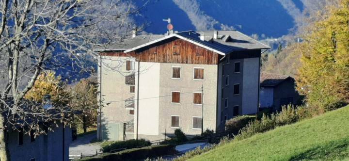 appartamento in vendita a Zogno in zona Somendenna