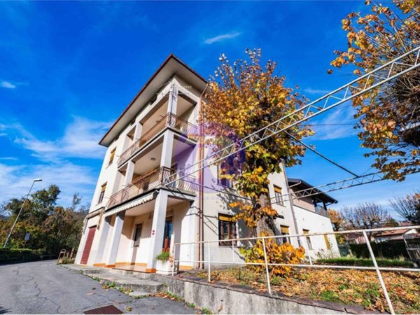 intera palazzina in vendita a Zogno in zona Endenna